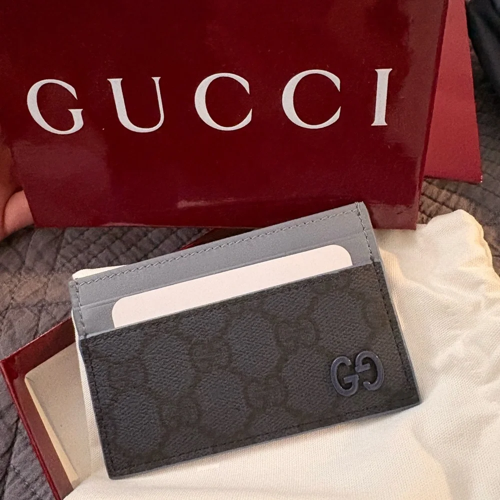 Gucci Two-Tone Grey GG Canvas Card Case - Picture 1 of 7